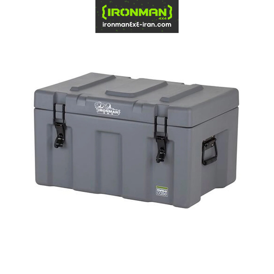 باکس ساماندهی مَکسی ۱۰۰ لیتری آیرونمن 4x4 گزینه‌ای ایده‌آل برای نگهداری انواع تجهیزات بازیابی، لوازم کمپینگ و ابزارآلات است. این باکس از پلاستیک بسیار مقاوم LLDPE ساخته شده و در برابر اشعه UV نیز مقاوم‌سازی شده است. ویژگی‌های کلیدی: دارای قفل‌های بزرگ، صنعتی و قفل‌شونده با لولاهای قالب‌گیری‌شده بسیار مقاوم بدنه بسیار مستحکم با ضخامت متوسط دیواره ۳.۶ میلی‌متر مجهز به سینی داخلی کاربردی برای نگهداری ابزار و لوازم کوچک دارای سینی داخلی مخصوص درون باکس مَکسی برای ساماندهی بهتر محتویات