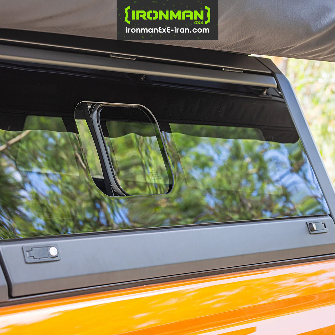 پنجره پورت‌هول سمت چپ